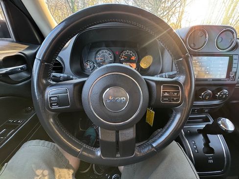 Used 2016 Jeep Patriot Latitude image 18