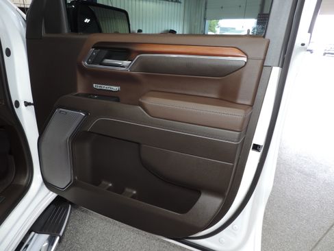 Used 2025 GMC Sierra 1500 4x4 Crew Cab Denali image 26