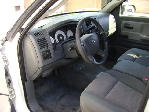 Used 2005 Dodge Dakota ST image 8