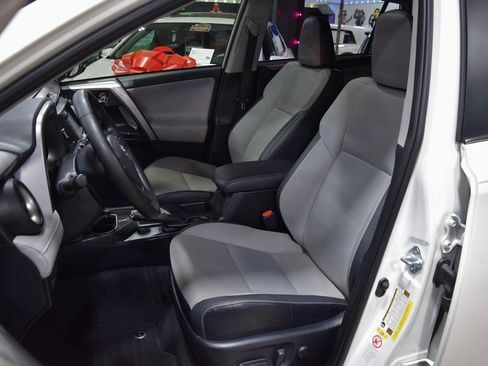 Used 2017 Toyota RAV4 FWD image 19