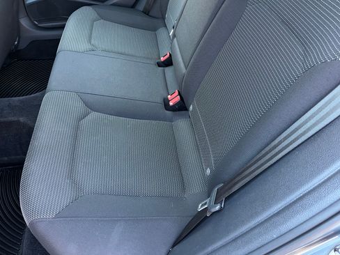 Used 2017 Volkswagen Passat 1.8T S image 9