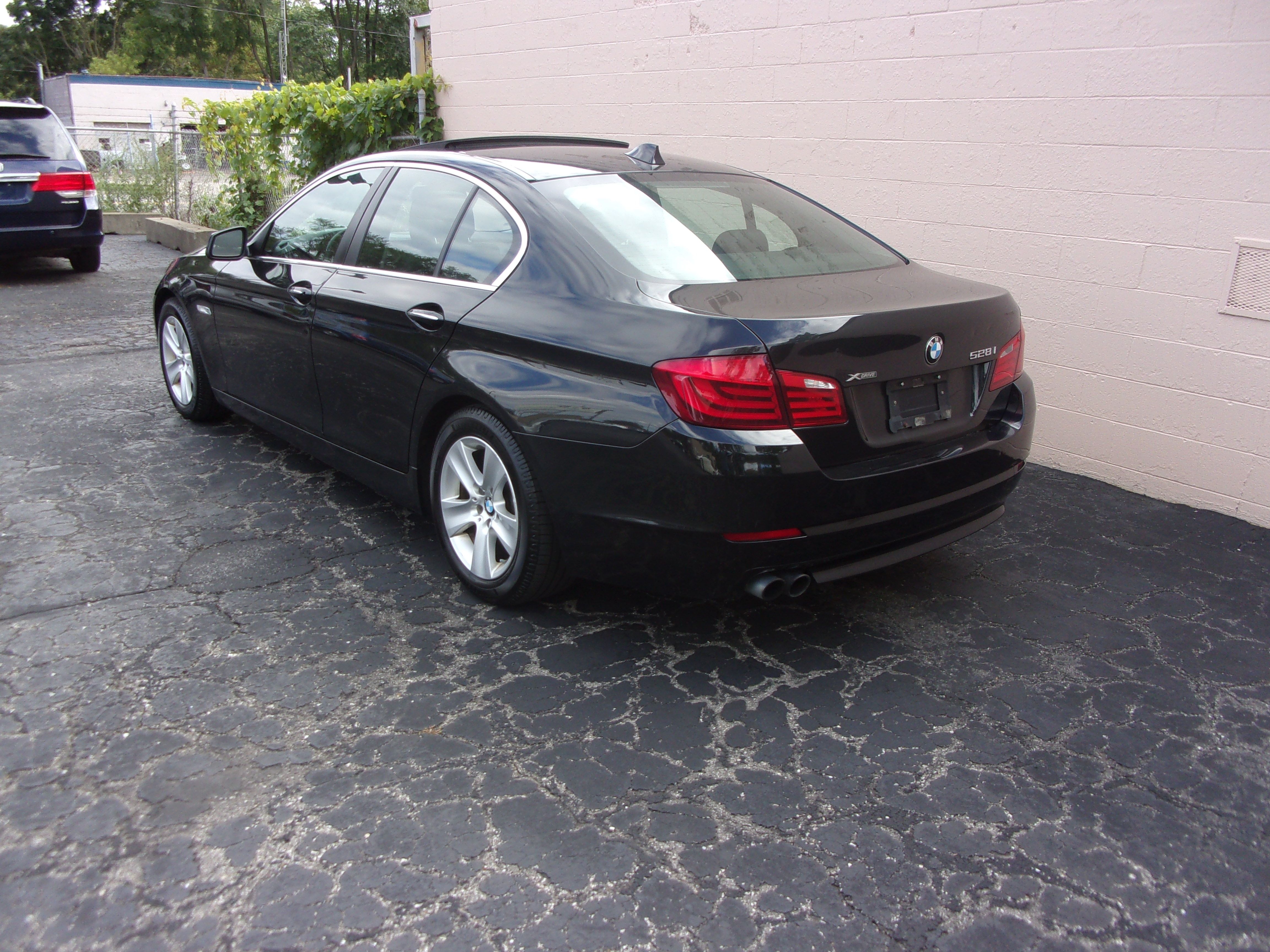 Used 2013 BMW 528i xDrive Sedan AWD/4WD image 6