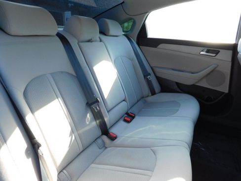 Used 2017 Hyundai Sonata SE FWD image 17