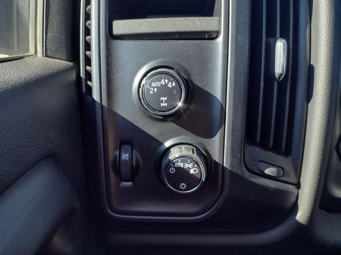 Used 2019 Chevrolet Silverado 1500 LD image 15