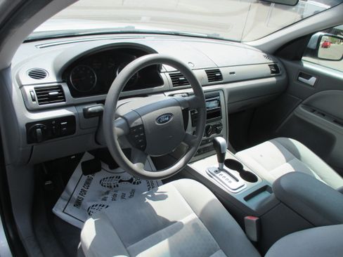 Used 2005 Ford Five Hundred SE AWD image 5