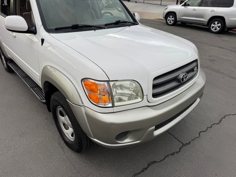 Used 2004 Toyota Sequoia SR5 image 12