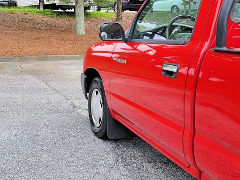 Used 1999 Toyota Tacoma 2WD Regular Cab image 18