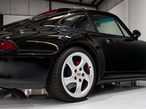 Used 1997 Porsche 911 Carrera S Coupe RWD image 30