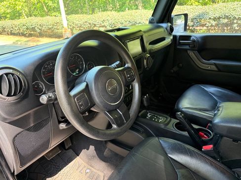 Used 2013 Jeep Wrangler Unlimited Sport AWD/4WD image 12