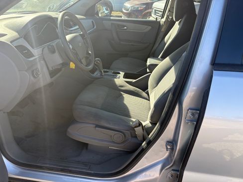 Used 2013 Chevrolet Traverse LT image 6