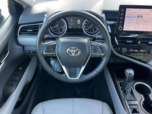 Used 2022 Toyota Camry XLE image 15