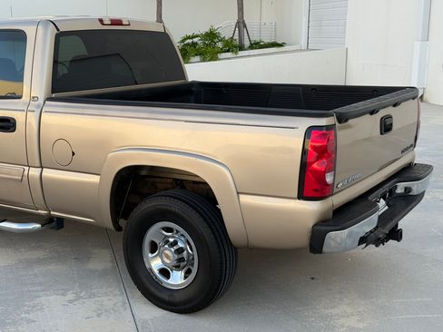 Used 2004 Chevrolet Silverado 2500 LS RWD image 36