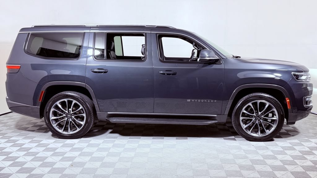 Used 2022 Jeep Wagoneer 4WD Series II image 2