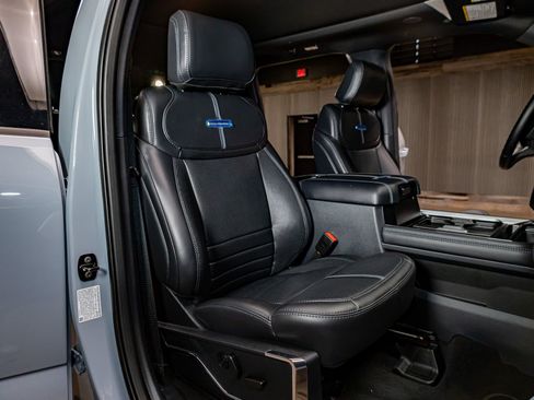 Used 2025 Ford F350 Platinum image 27