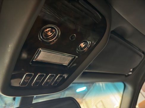 Used 2005 Bentley Arnage T image 34