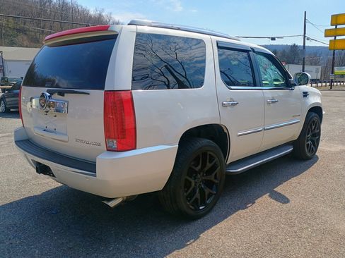 Used 2013 Cadillac Escalade AWD Luxury image 6