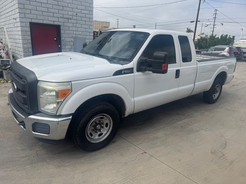 Used 2015 Ford F250 2WD SuperCab Super Duty image 3