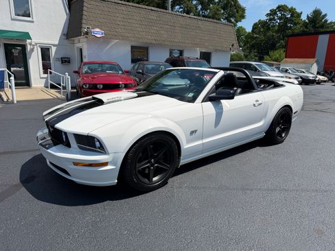 Used 2007 Ford Mustang GT Premium Convertible RWD image 16