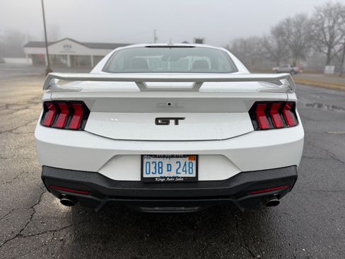 Used 2024 Ford Mustang GT Premium image 5