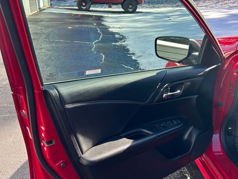 Used 2017 Honda Accord Sport image 14