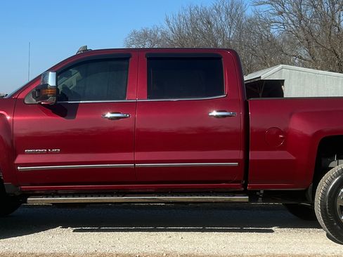 Used 2015 Chevrolet Silverado 2500 LTZ image 3