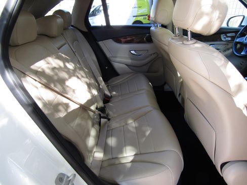 Used 2016 Mercedes-Benz GLC 300 image 12