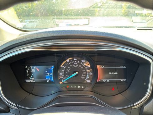 Used 2020 Ford Fusion SE image 21