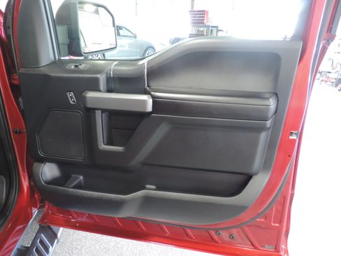 Used 2018 Ford F150 4x4 SuperCrew XLT image 24