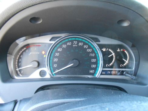 Used 2009 Toyota Venza LE FWD image 13