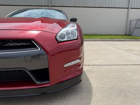 Used 2015 Nissan GT-R Premium AWD/4WD image 5