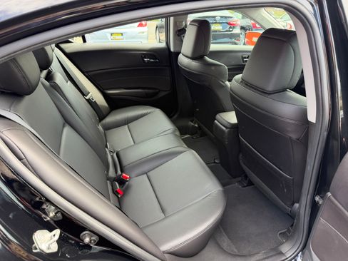 Used 2018 Acura ILX w/ Special Edition Package FWD image 19