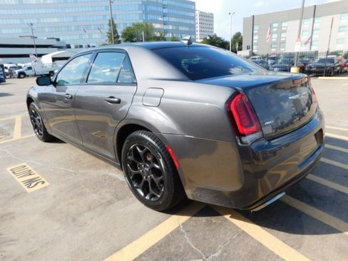 Used 2019 Chrysler 300 S AWD image 5