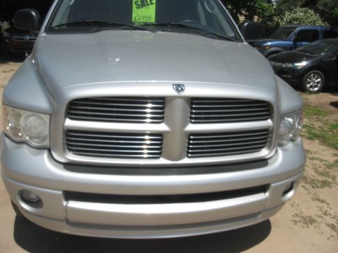 Used 2005 Dodge Ram 1500 Truck 4x4 Quad Cab image 2