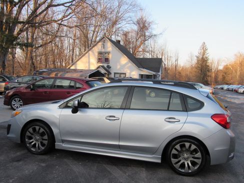 Used 2013 Subaru Impreza 2.0i Sport Premium image 4