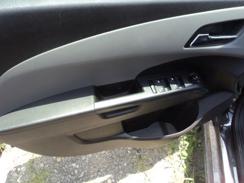 Used 2015 Chevrolet Sonic LT image 6