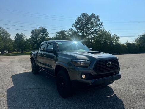 Used 2021 Toyota Tacoma 4x4 Double Cab image 2