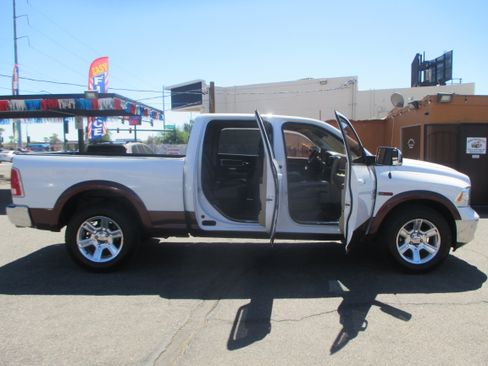 Used 2014 RAM 1500 4x4 Crew Cab Longhorn image 3
