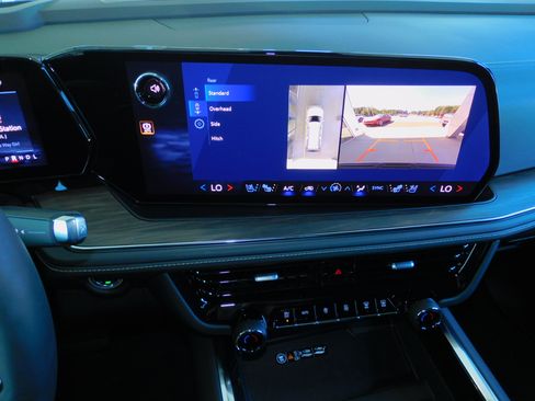 New 2026 Chevrolet Suburban Premier image 3