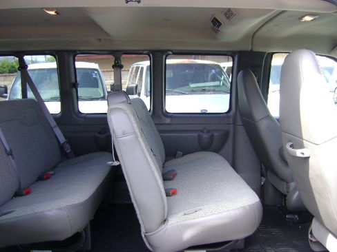 Used 2008 Chevrolet Express 1500 image 13