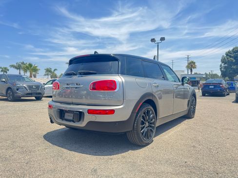 Used 2016 MINI Cooper Clubman FWD image 8