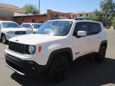 Used 2017 Jeep Renegade 4WD Latitude image 16
