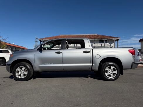 Used 2010 Toyota Tundra image 3