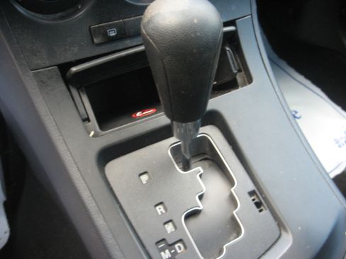 Used 2013 MAZDA MAZDA3 i SV Sedan FWD image 12