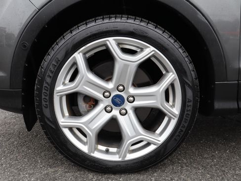 Used 2019 Ford Escape Titanium image 39