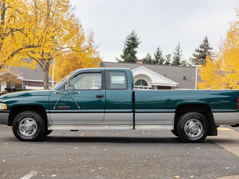 Used 1996 Dodge Ram 2500 Truck SLT image 4