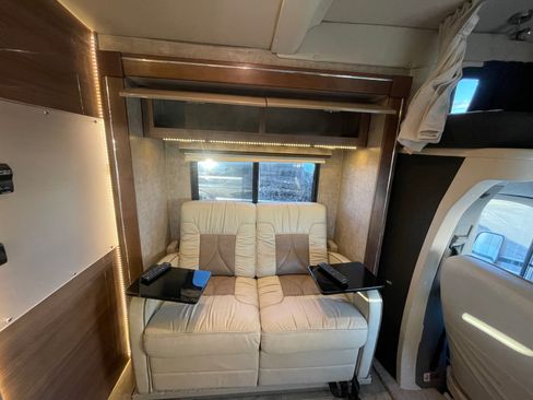 Used 2015 Mercedes-Benz Sprinter 4500 image 27