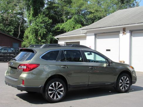 Used 2017 Subaru Outback 3.6R Limited AWD/4WD image 9
