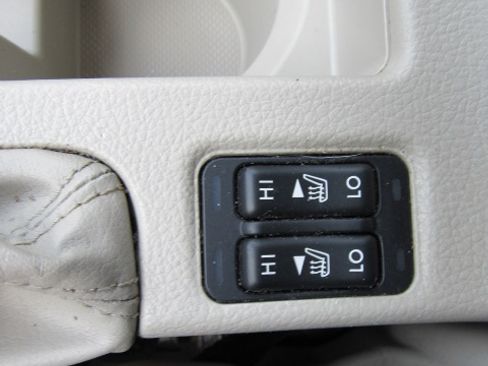 Used 2013 Subaru XV Crosstrek 2.0i Premium image 20