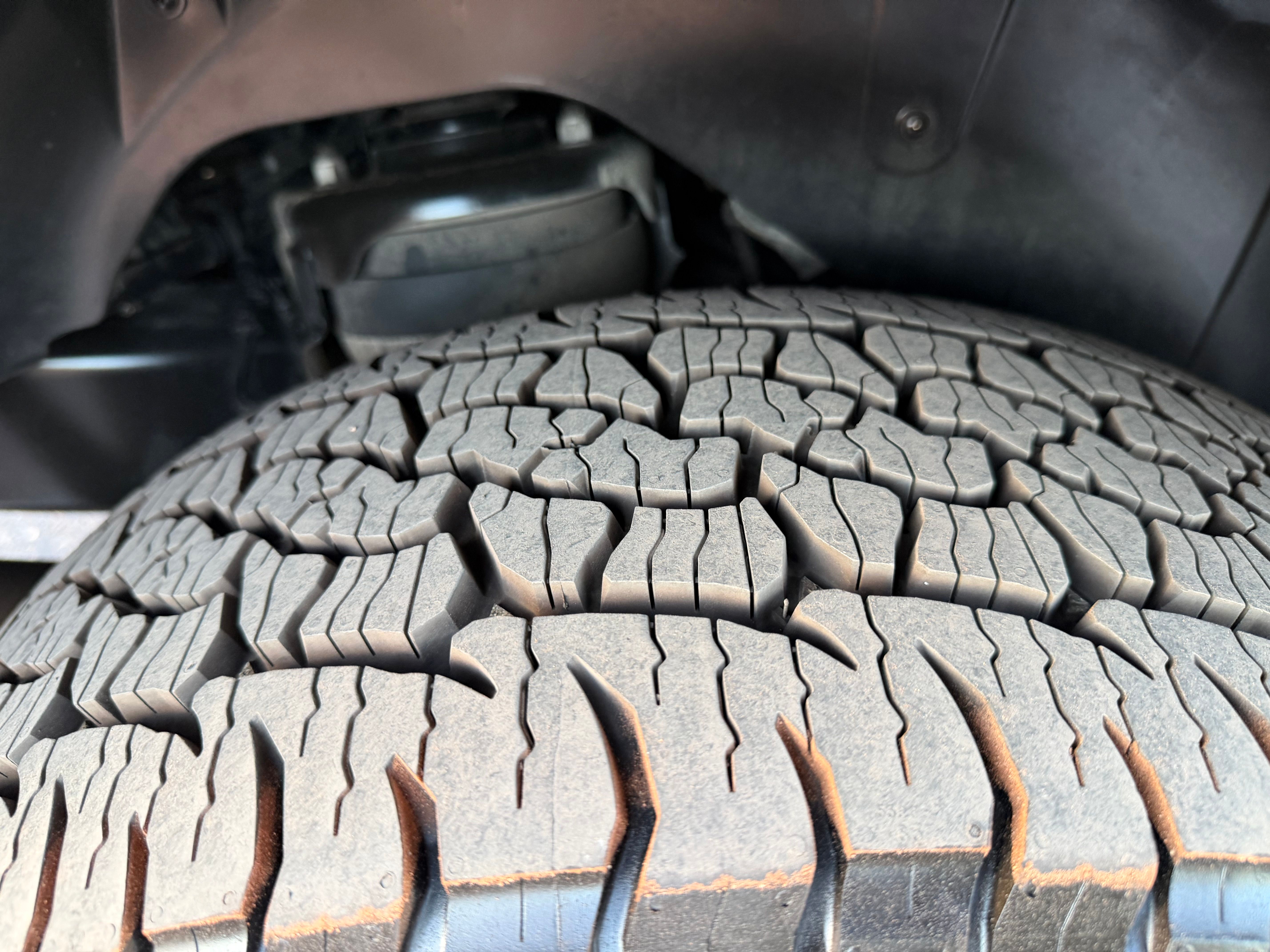 Used 2016 Land Rover LR4 HSE AWD/4WD image 13