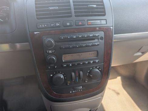 Used 2008 Chevrolet Uplander LT image 18